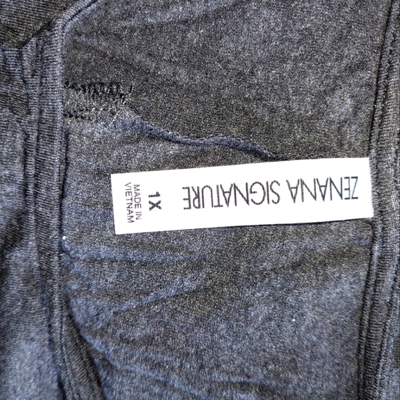 Beautiful lace top (3 listed, all different colors) - Picture 3 of 3